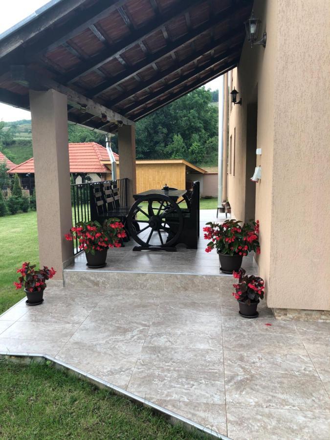 Casa Larisa Hotel Chiscau Eksteriør billede