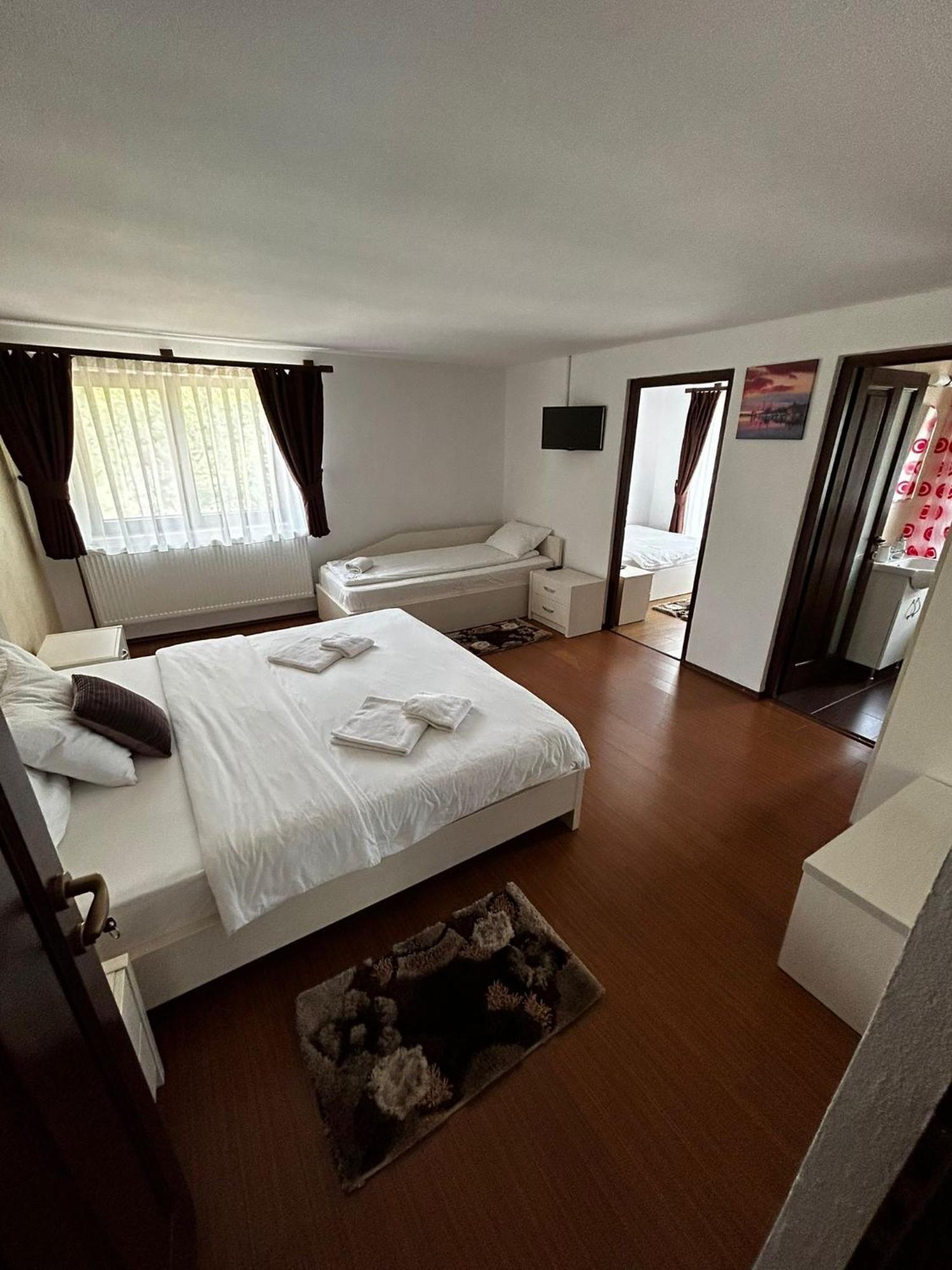 Casa Larisa Hotel Chiscau Eksteriør billede