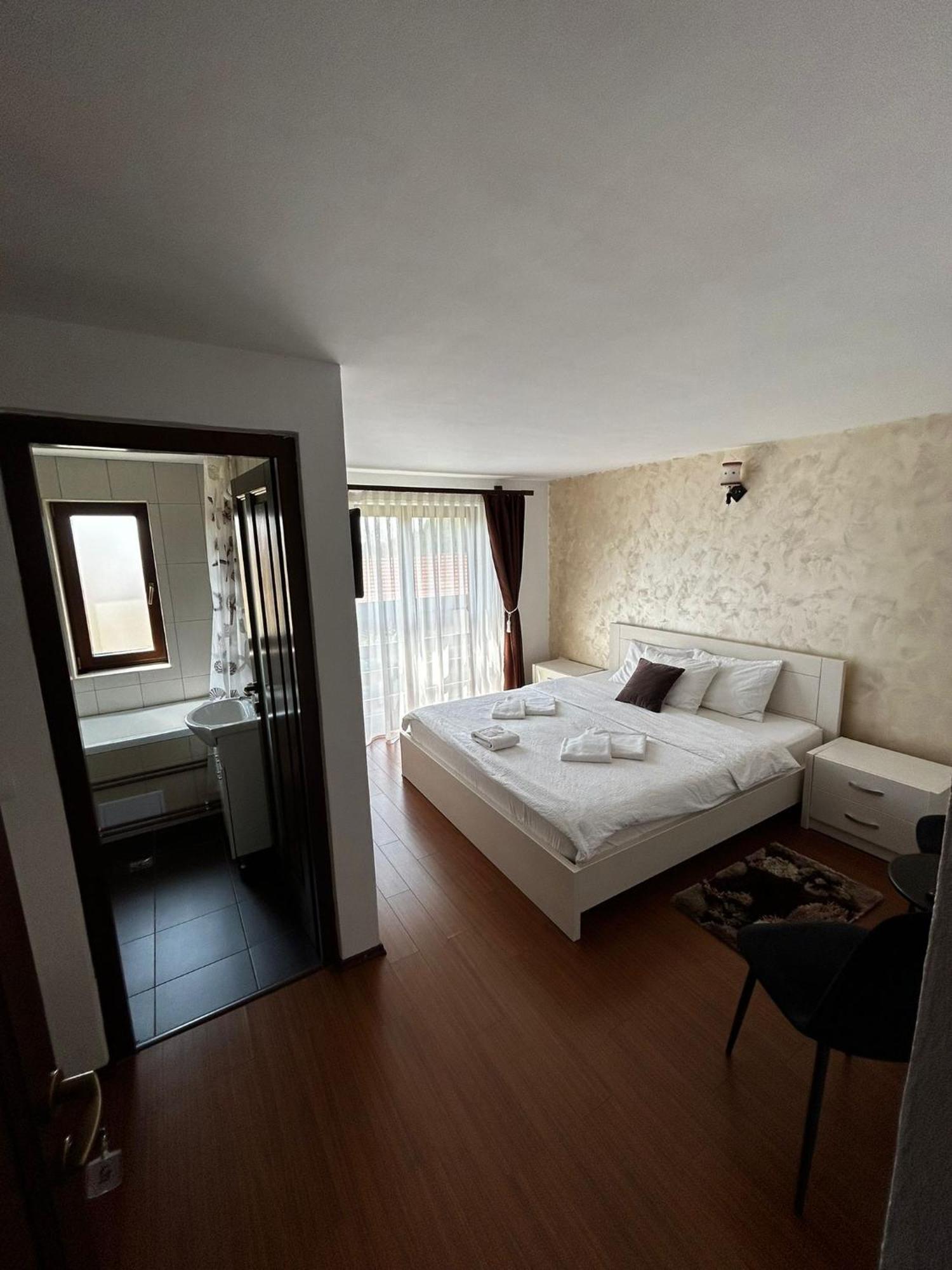 Casa Larisa Hotel Chiscau Eksteriør billede